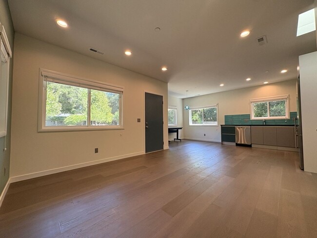 Building Photo - Beautiful 2BD/2BA ADU in Peaceful Portola Valley Setting