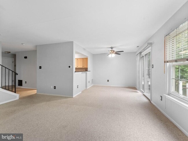 Building Photo - 5 Larkspur Ct