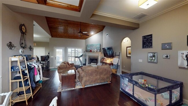 Building Photo - 150 Village Ct