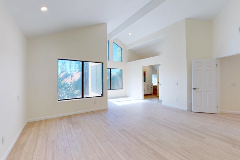 Building Photo - 5813 Serrania Ave