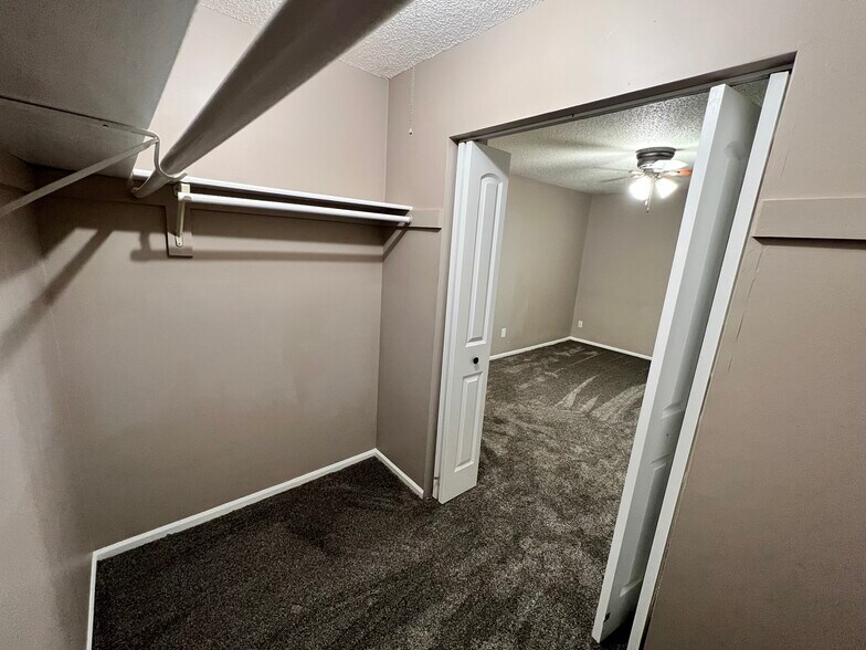 Building Photo - 8303 N Everton