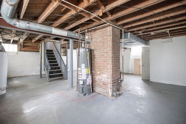 Building Photo - Convenient Showings — No Appointment Needed!