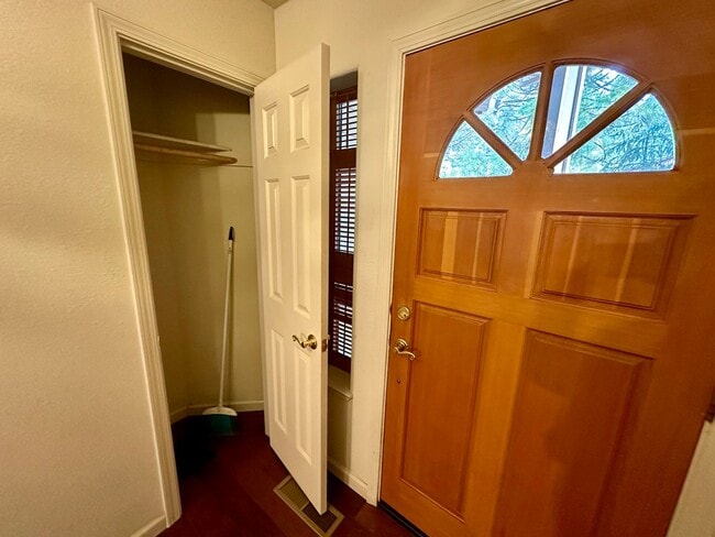 Building Photo - Downtown Nevada City Home Walking Distance...
