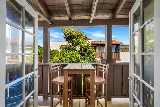 East facing balcony - 709 Agate St