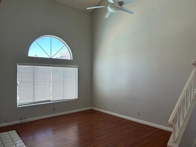 Building Photo - 3 Bedroom House with Pool