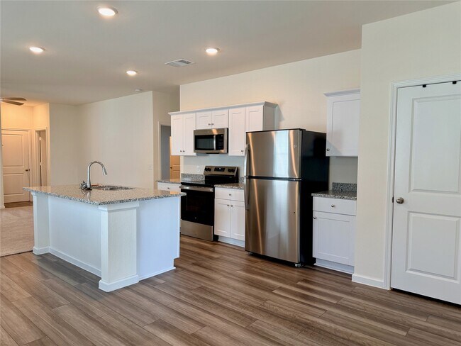 Building Photo - 31238 Williams Lndg St