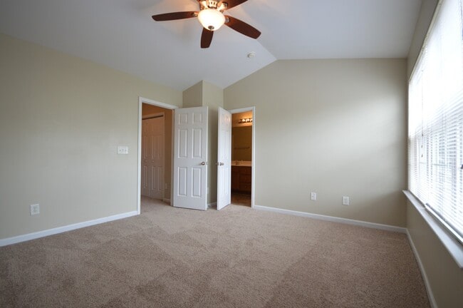 Building Photo - 8026 River Watch Ln