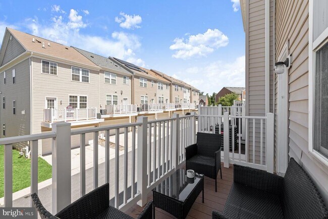 Building Photo - 9364 Paragon Way