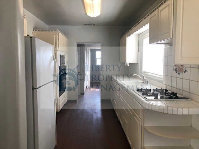 Building Photo - 22609 Robertson Blvd