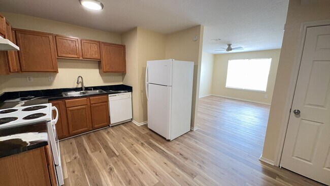 Building Photo - 3207 Hereford Ln