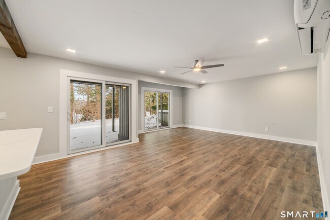 Building Photo - 304 Heritage Vlg