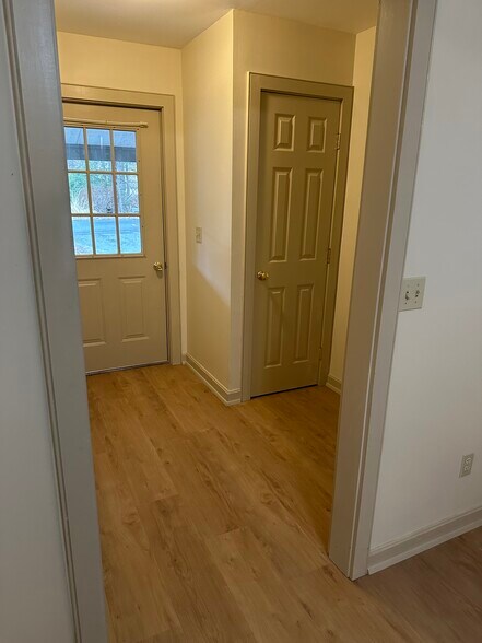 Building Photo - 159 N Leverett Rd