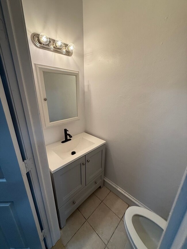 Building Photo - Beautiful three bedroom townhome available in Somerdale