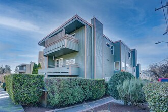 Building Photo - Quirky 1bd/1.5bth Loft Condo in West Queen Anne, $2,300/mo.