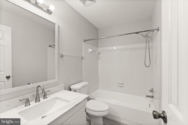 Building Photo - 2660 Oakton Glen Dr