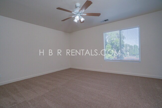 Building Photo - Charming 3-Bed, 2.5-Bath Home in One of Tr...