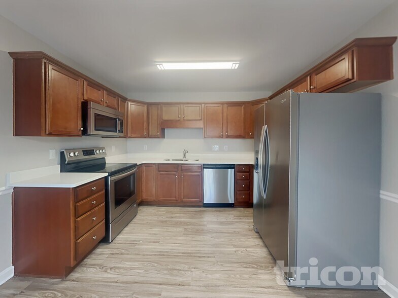 Building Photo - 1617 Faircrest Ln