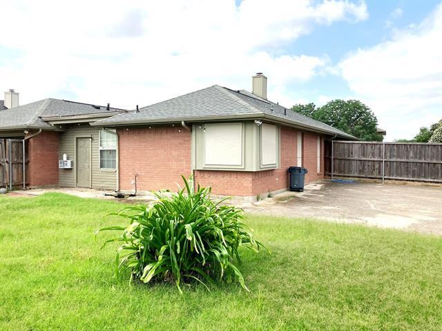 Building Photo - 3711 Blossom Dr