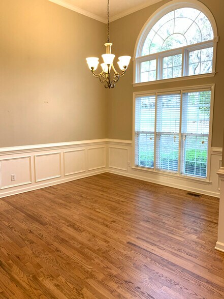 Building Photo - 220 Buck Point Ct