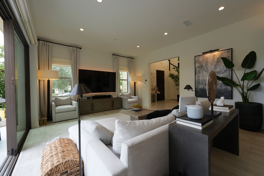 Building Photo - 145 Plum Lily