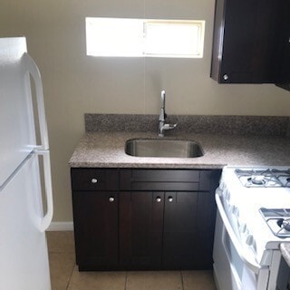 Building Photo - Nice 2 Bedroom House