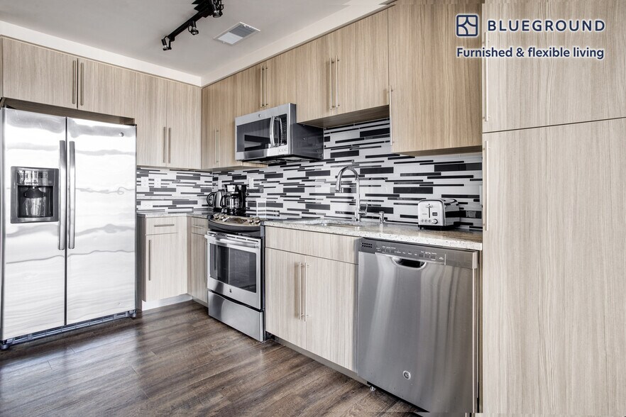 Building Photo - 625 H St NW