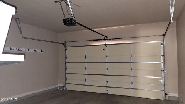 Building Photo - 11512 Porfirio Payan Dr