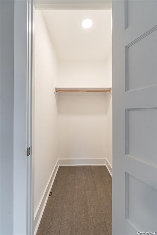 Building Photo - 970 Village Ln