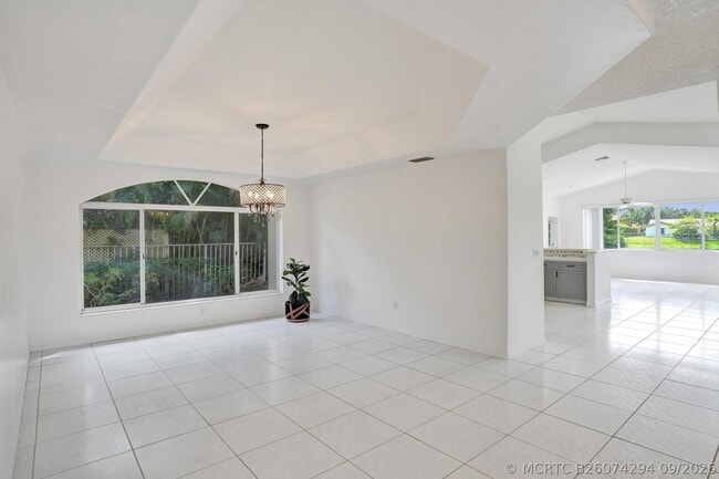 Building Photo - 11340 Lakeshore Dr