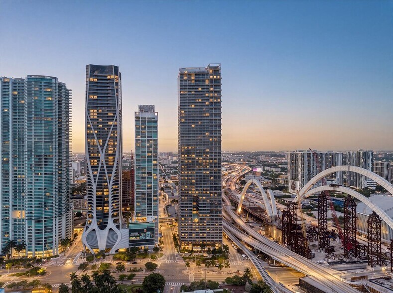 Building Photo - 1100 Biscayne Blvd