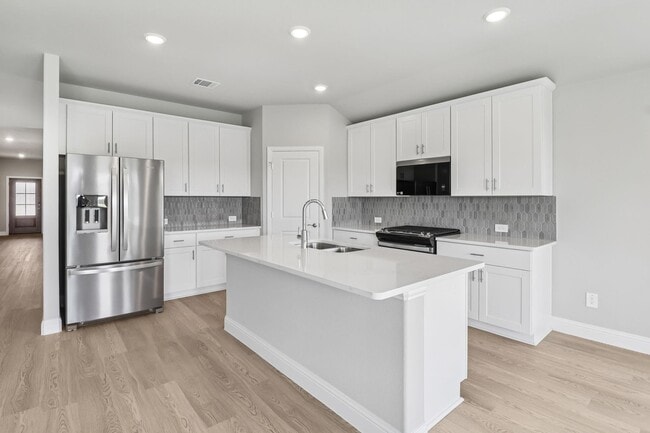 Building Photo - 2100 Gustavus Dr