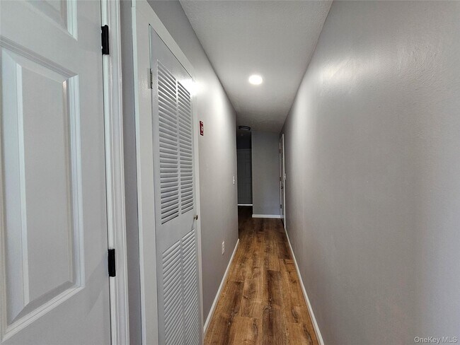 Building Photo - 334 Fair Oaks Rd