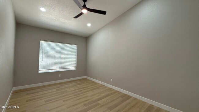 Building Photo - 16222 S 34th Way