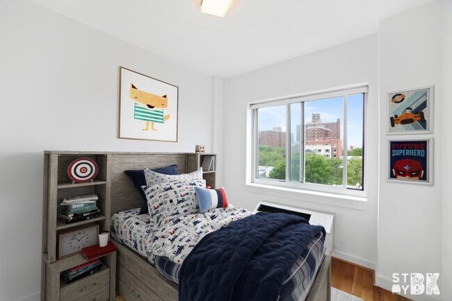 Building Photo - 3 bedroom in BROOKLYNBrooklyn NY 11238