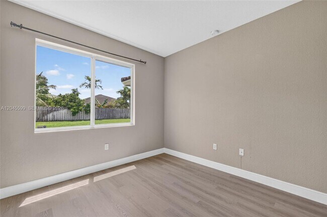 Building Photo - 20943 SW 133rd Ave