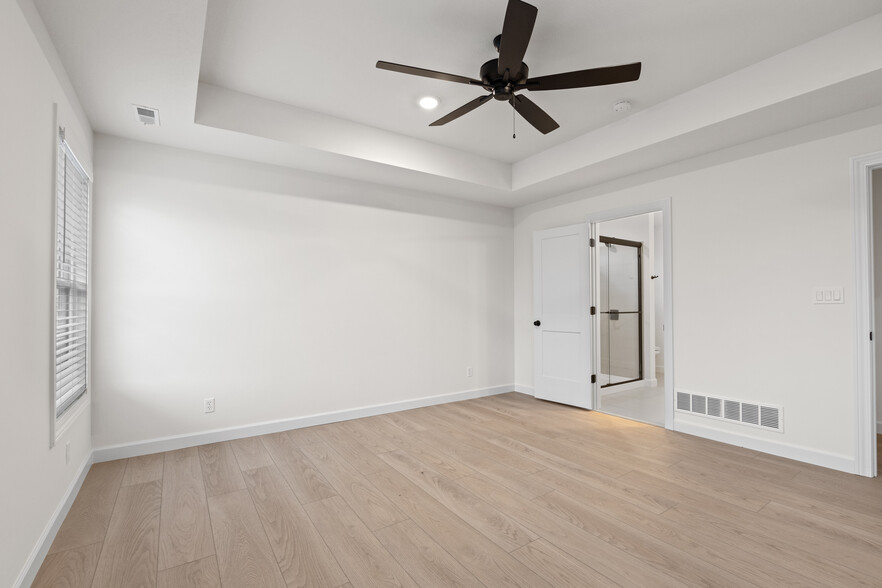 Master Bedroom - 4701 Stayton Ferry Loop