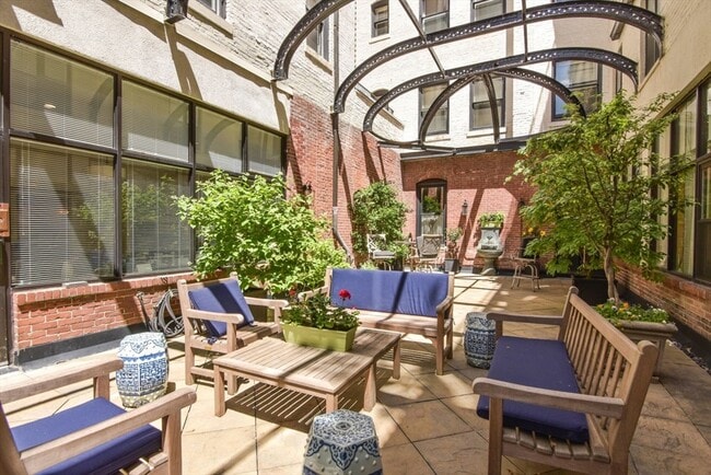 Building Photo - 416 Commonwealth Ave