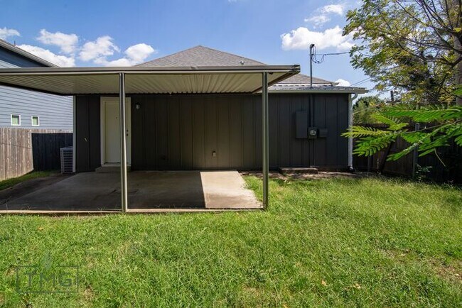 Building Photo - $500 Move In Special! Historic Charm Meets...