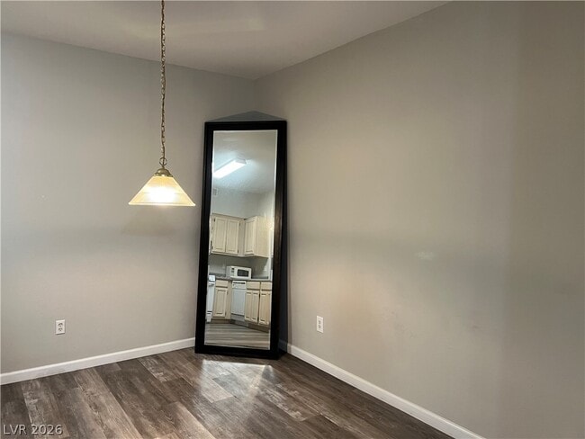 Building Photo - 5650 E Sahara Ave