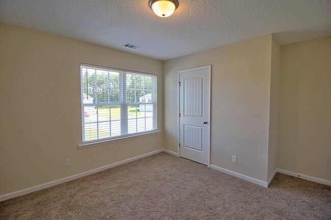 Building Photo - 260 Whippoorwill Wy NE