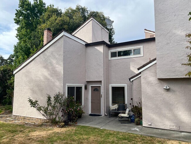 Building Photo - 2598 Knightsbridge Ln