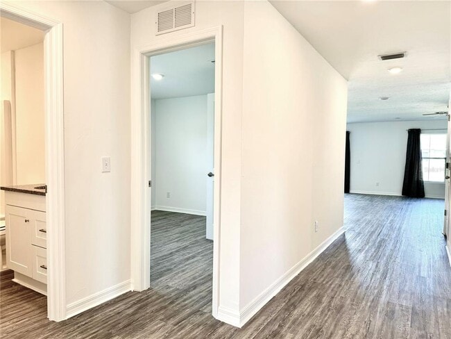 Building Photo - 4110 Targee Ave