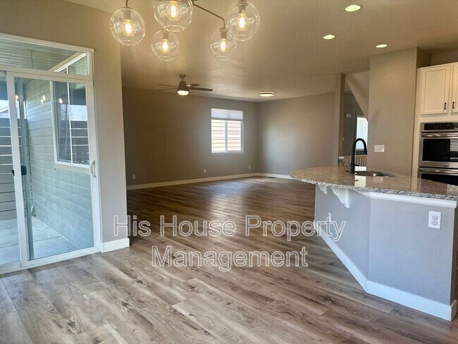 Building Photo - 2278 Stonefish Dr