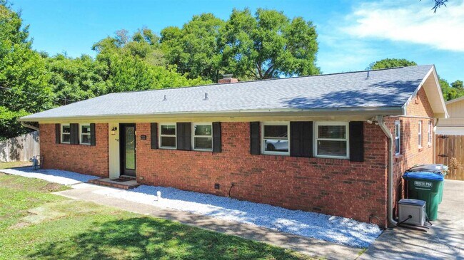 Building Photo - 220 Cordoba St