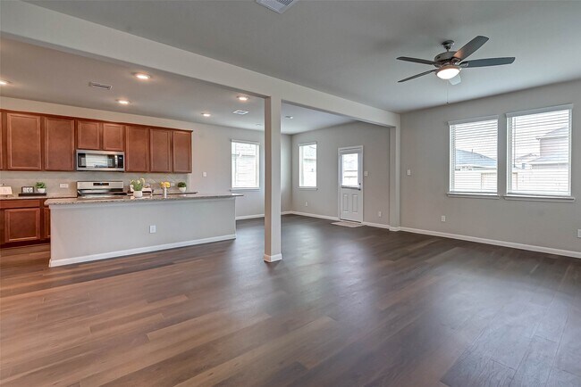 Building Photo - 21450 Holly Heights Rd