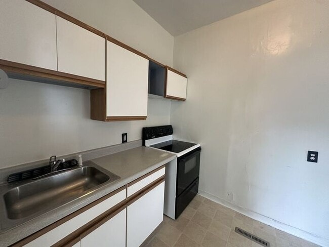 Building Photo - 1 Bed 1 Bath Apartment Close to Downtown GJ
