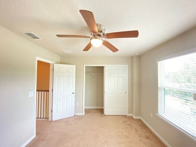 Building Photo - 2609 Amati Dr