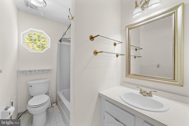 Building Photo - 53 Perilli Dr