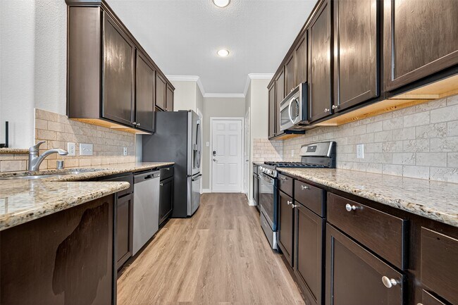 Building Photo - 6438 Haywards Crossing S Cir