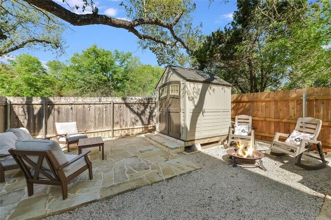 Building Photo - 15316 Oklahoma St